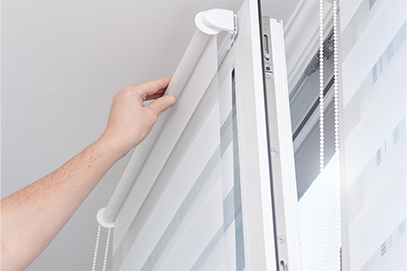 與國際品牌協同開發｜玻璃窗用無痕安裝金屬彈片解決方案